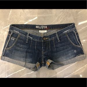 Hollister women’s denim short, low rise shorts